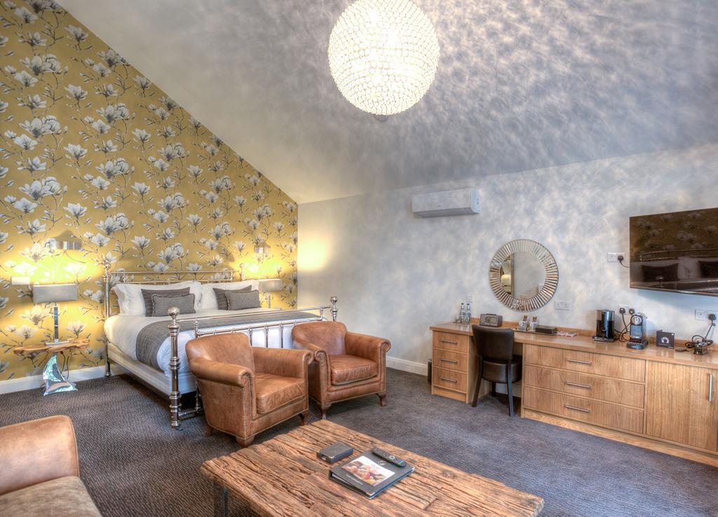 Fonab Castle Hotel Питлохри Экстерьер фото A room at the hotel