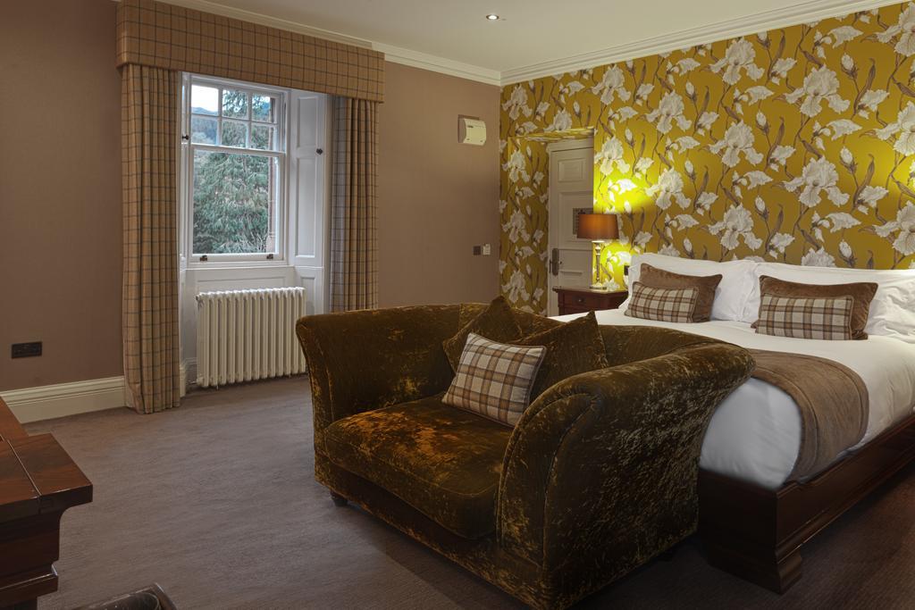 Fonab Castle Hotel Питлохри Экстерьер фото The hotel's rooms are individually designed.